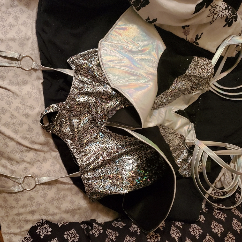 Womens Silver and Black Alien Costume